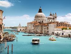 世俱杯改制-库里关键三分锁定胜局，勇士险胜掘金保留前六希望