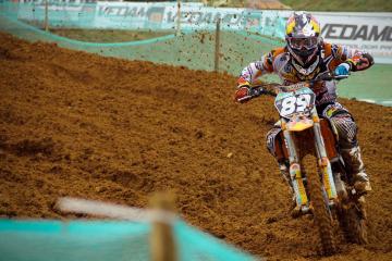 世俱杯改制-绿茵场上的双重奏，荷兰击溃乌拉圭与特奥欧冠半决赛的统治传奇