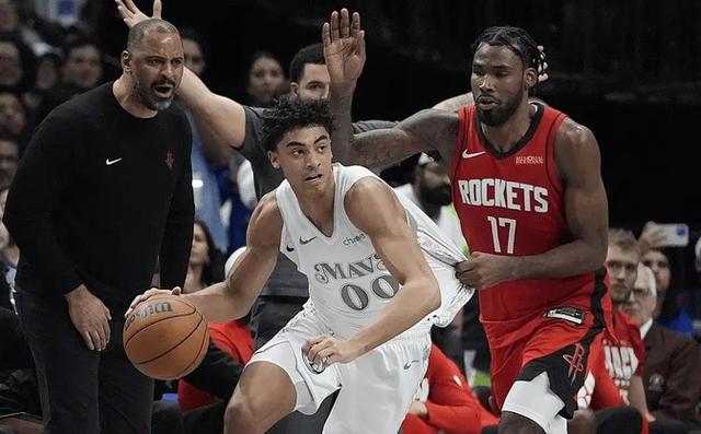 世俱杯赛程-包含火箭内讧不断，季后赛前景堪忧的词条