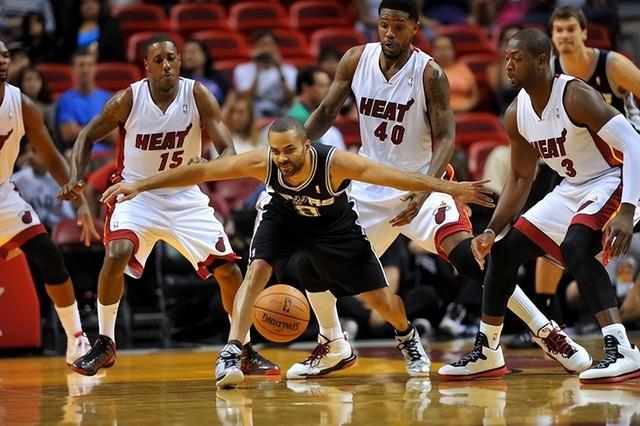 世俱杯赛程-包含热火客场不敌马刺,遭遇困境的词条