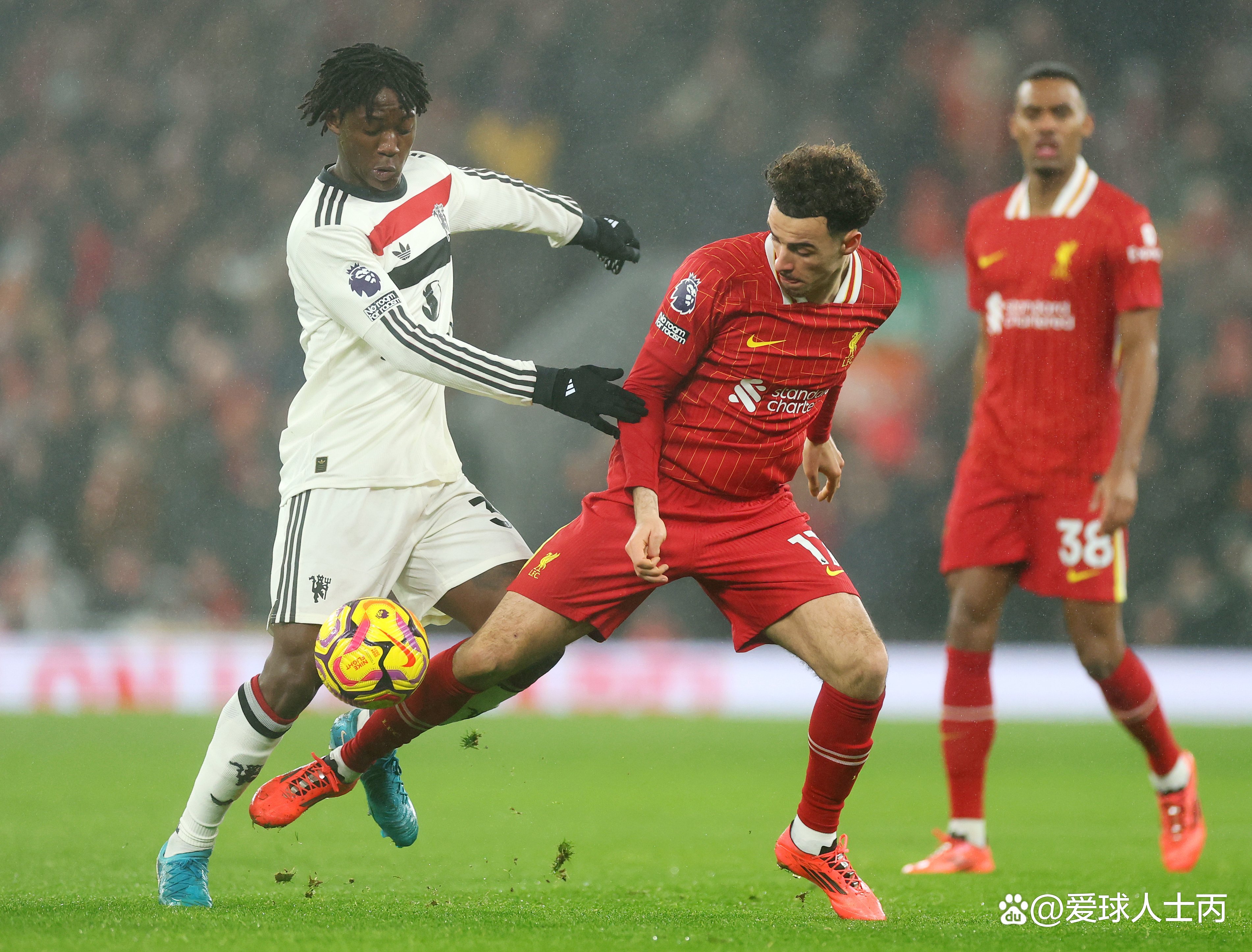 世俱杯时间-英超战术调整奏效,成功扭转局势