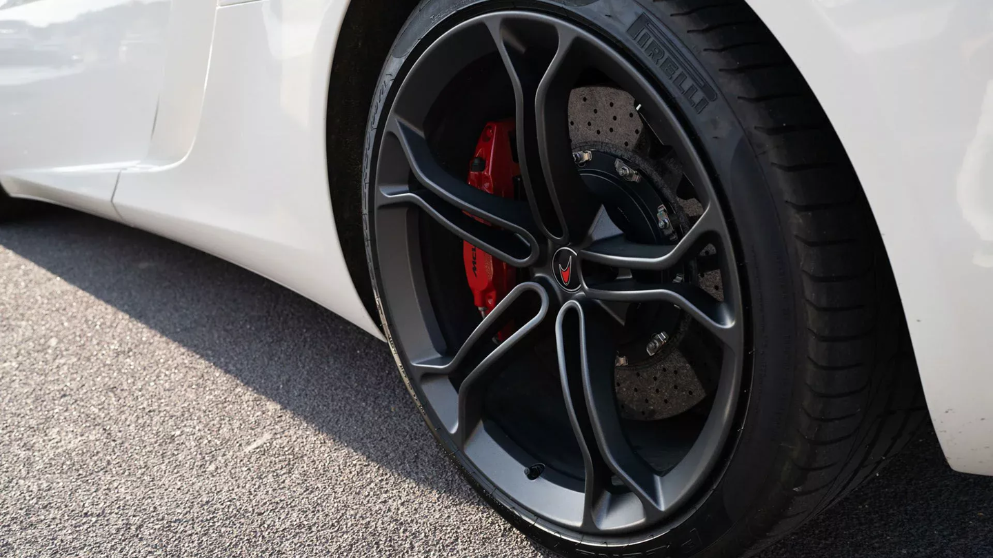 世俱杯时间-哈斯车队翻盘迈凯伦,汉密尔顿高光表现