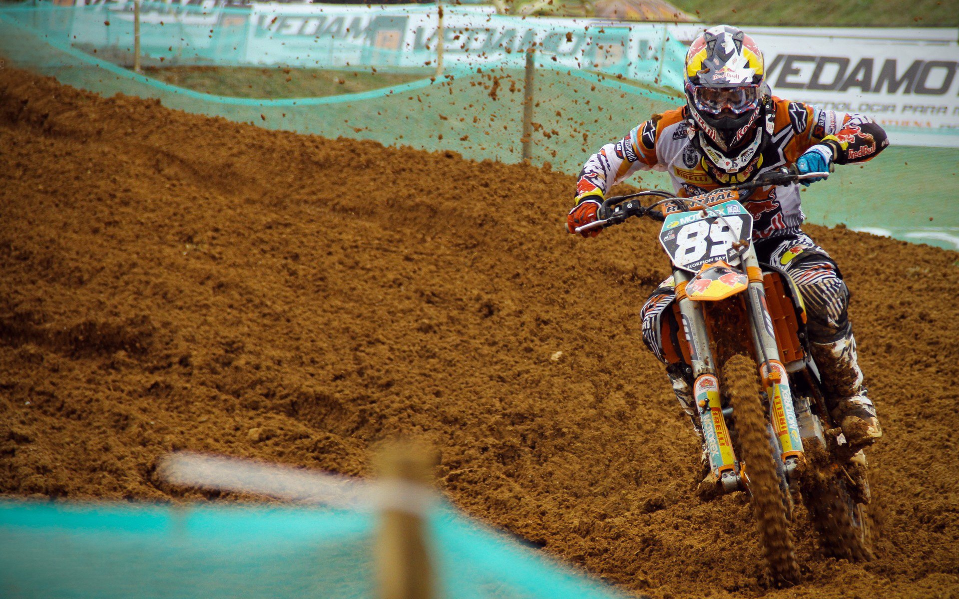 世俱杯改制-绿茵场上的双重奏，荷兰击溃乌拉圭与特奥欧冠半决赛的统治传奇